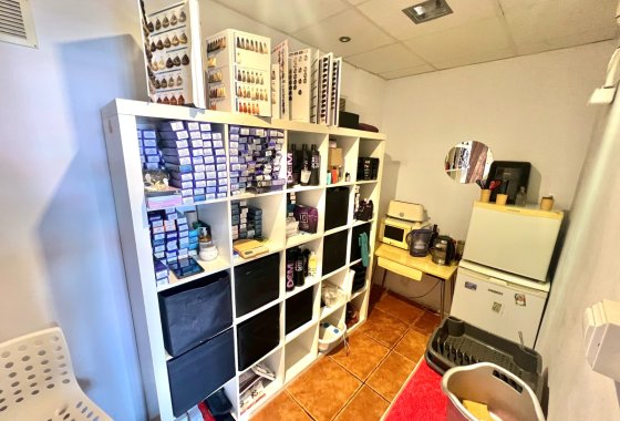 Reventa - commercial property - La Marina