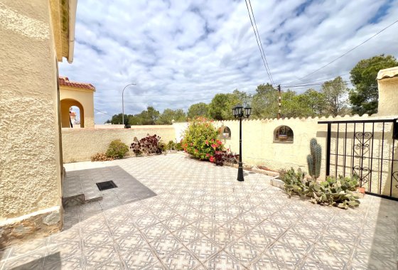 Resale - Detached Villa - La Marina