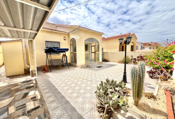 Resale - Detached Villa - La Marina
