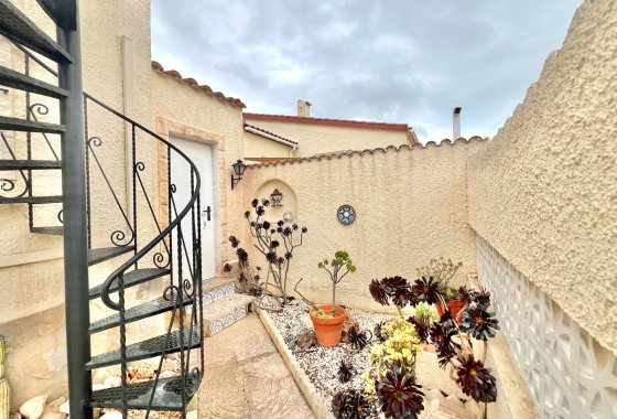 Resale - Detached Villa - La Marina