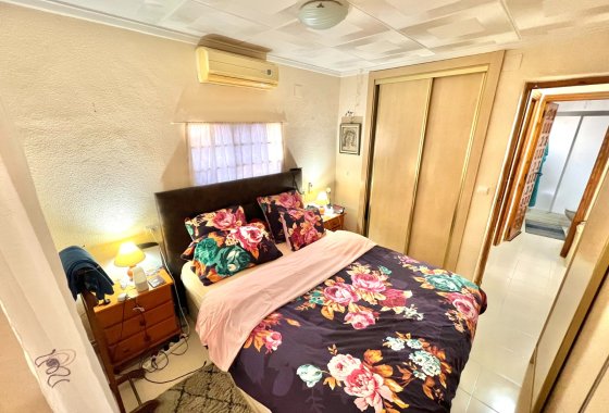 Resale - Detached Villa - La Marina
