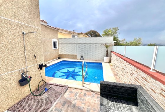 Resale - Detached Villa - La Marina