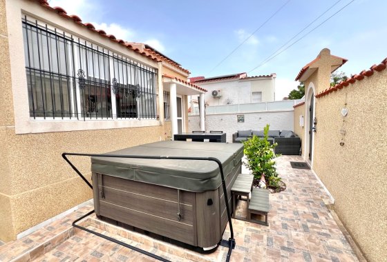 Resale - Detached Villa - La Marina