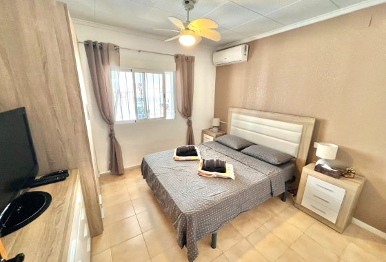 Resale - Detached Villa - La Marina