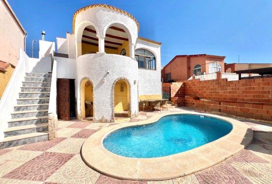 Reventa - Villa independiente - La Marina