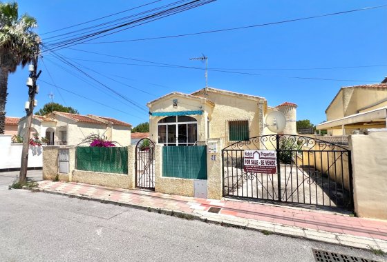 Reventa - Villa independiente - La Marina