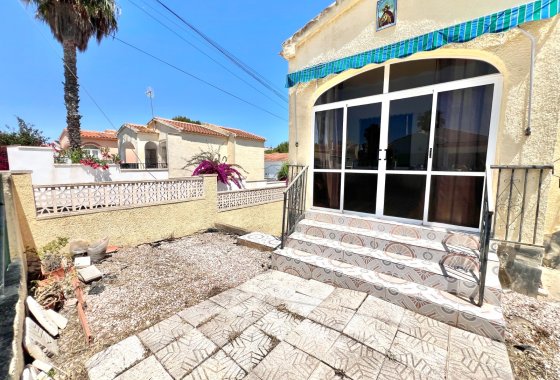 Reventa - Villa independiente - La Marina