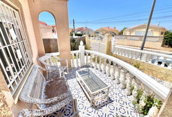 Reventa - Villa independiente - La Marina