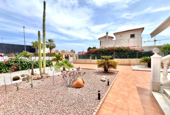 Resale - Detached Villa - La Marina