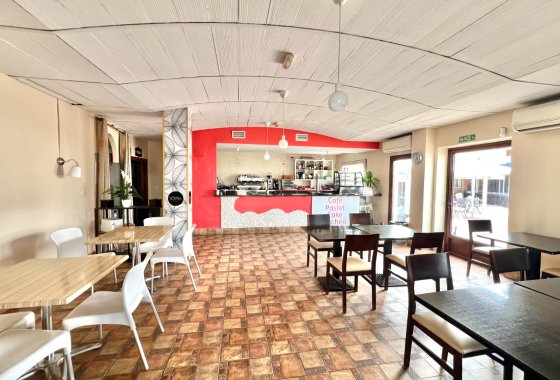 Resale - commercial property - La Marina