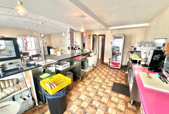 Resale - commercial property - La Marina