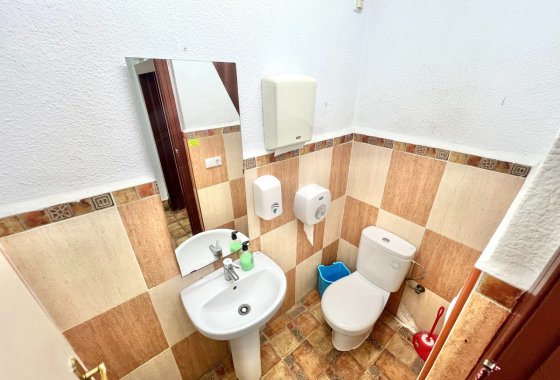 Resale - commercial property - La Marina