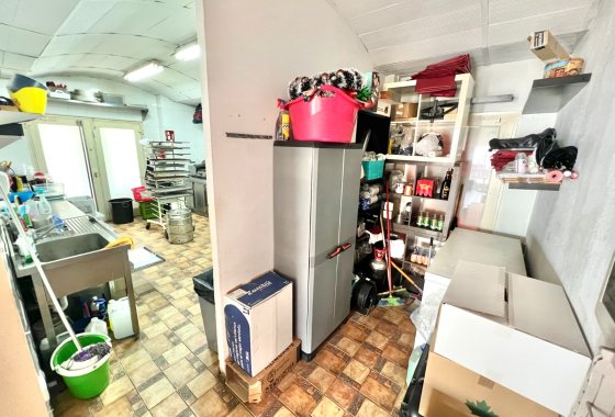 Resale - commercial property - La Marina