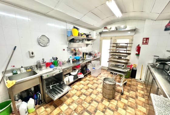 Resale - commercial property - La Marina