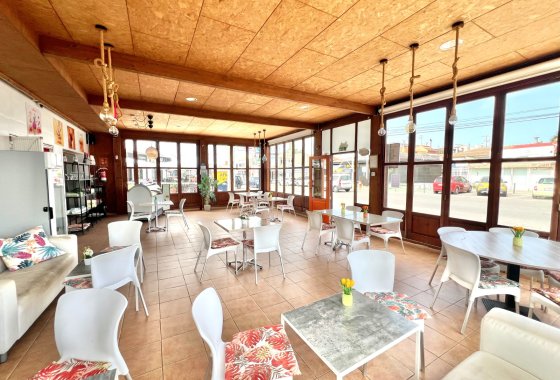 Resale - commercial property - La Marina