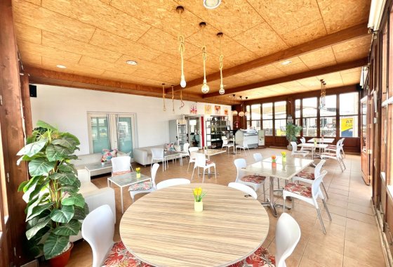 Resale - commercial property - La Marina