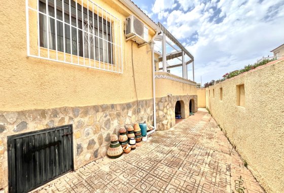 Resale - Detached Villa - La Marina