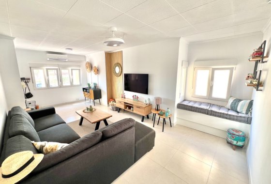 Resale - Detached Villa - La Marina