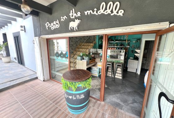 Resale - commercial property - La Marina