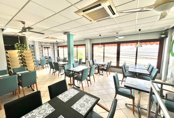 Resale - commercial property - La Marina