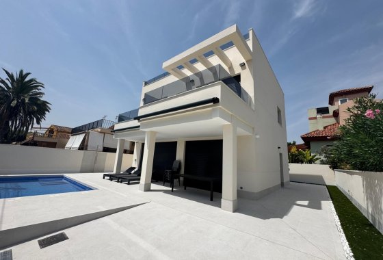 Resale - Detached Villa - La Marina