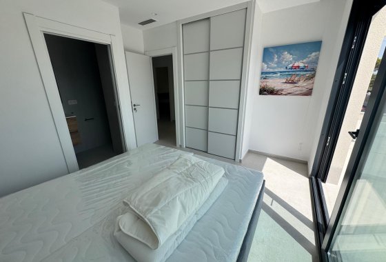 Resale - Detached Villa - La Marina