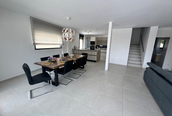Resale - Detached Villa - La Marina