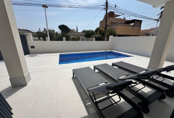 Resale - Detached Villa - La Marina