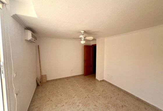 Resale - Detached Villa - La Marina