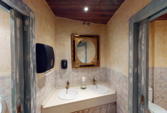 Resale - commercial property - La Marina