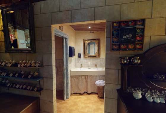 Resale - commercial property - La Marina