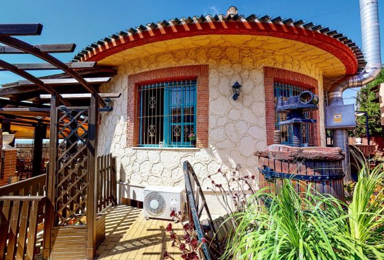 Resale - commercial property - La Marina