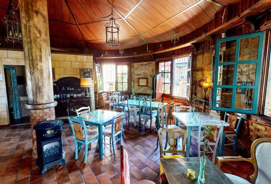 Resale - commercial property - La Marina