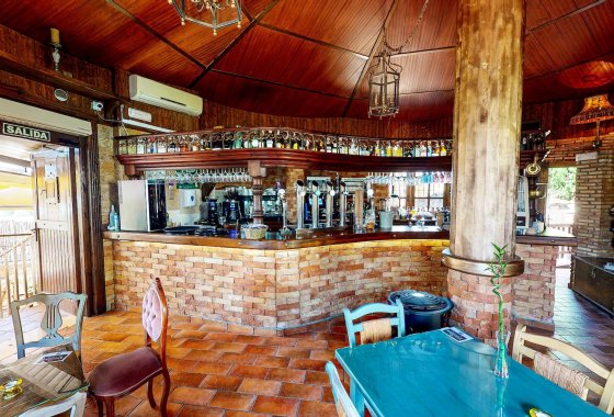 Resale - commercial property - La Marina