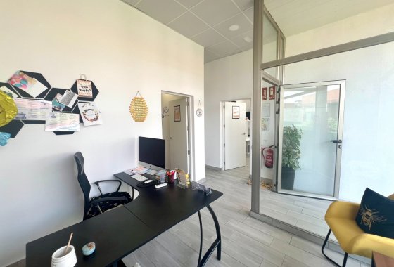 Resale - commercial property - San Fulgencio