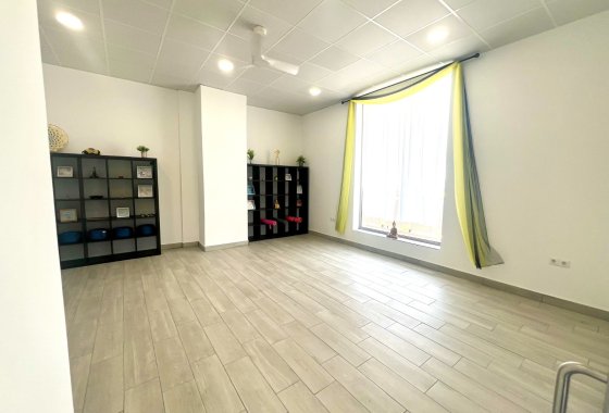 Resale - commercial property - San Fulgencio