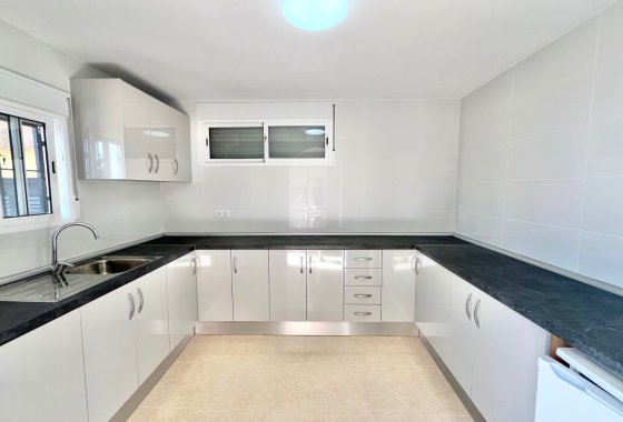 Resale - Detached Villa - La Marina