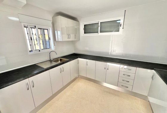 Resale - Detached Villa - La Marina