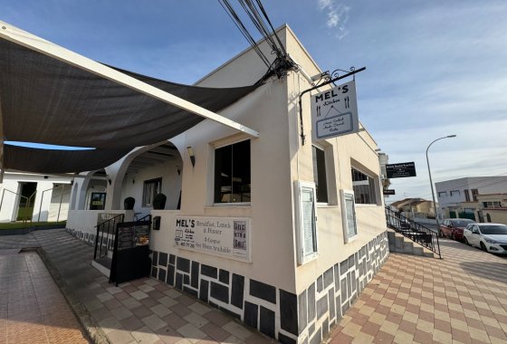 Resale - commercial property - La Marina