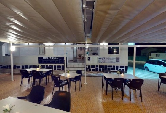 Resale - commercial property - La Marina