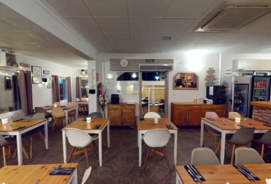 Resale - commercial property - La Marina