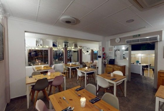 Resale - commercial property - La Marina