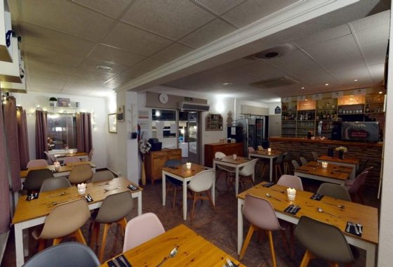 Resale - commercial property - La Marina