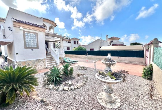 Resale - Detached Villa - La Marina