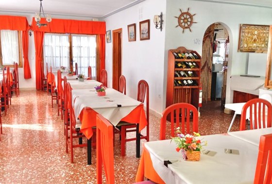 Resale - commercial property - La Marina