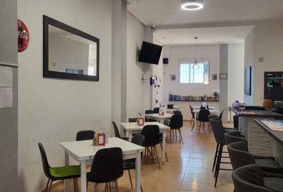 Resale - commercial property - La Marina