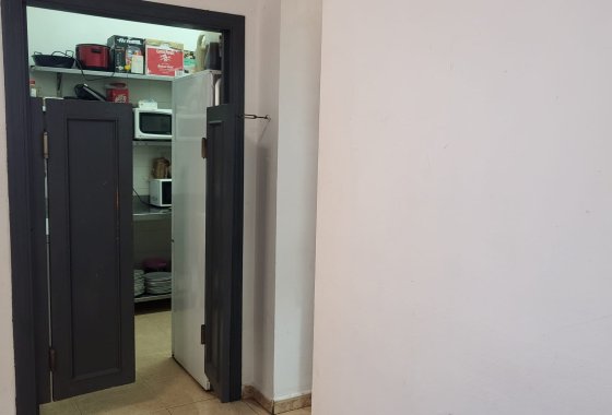 Resale - commercial property - La Marina