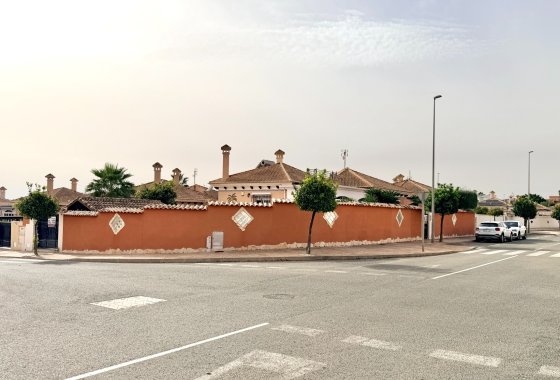 Reventa - Villa independiente - La Marina