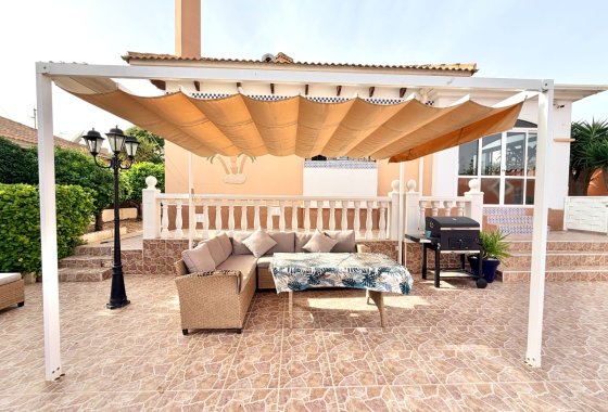 Reventa - Villa independiente - La Marina