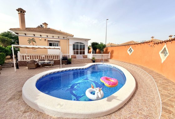 Reventa - Villa independiente - La Marina